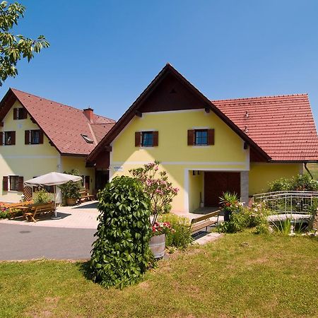 Weingut Schwarzl Panzió Ratsch an der Weinstraße Kültér fotó