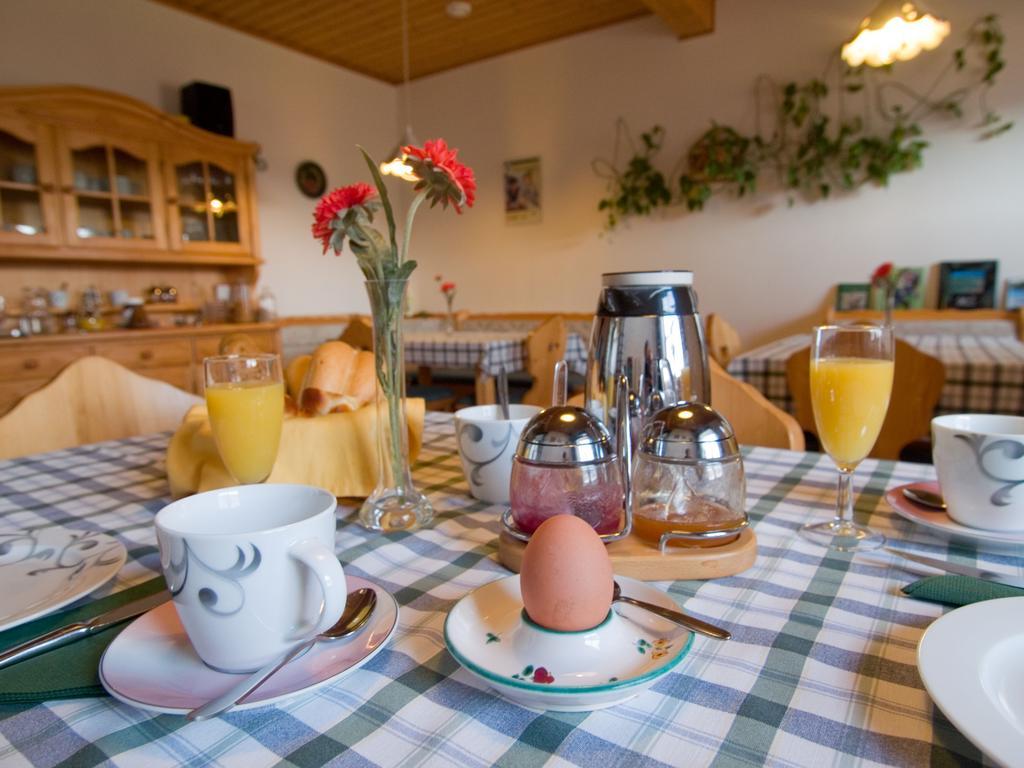 Weingut Schwarzl Panzió Ratsch an der Weinstraße Kültér fotó